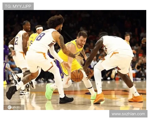 东契奇高效拿下25分 湖人末节崩盘惜败太阳再吞失利